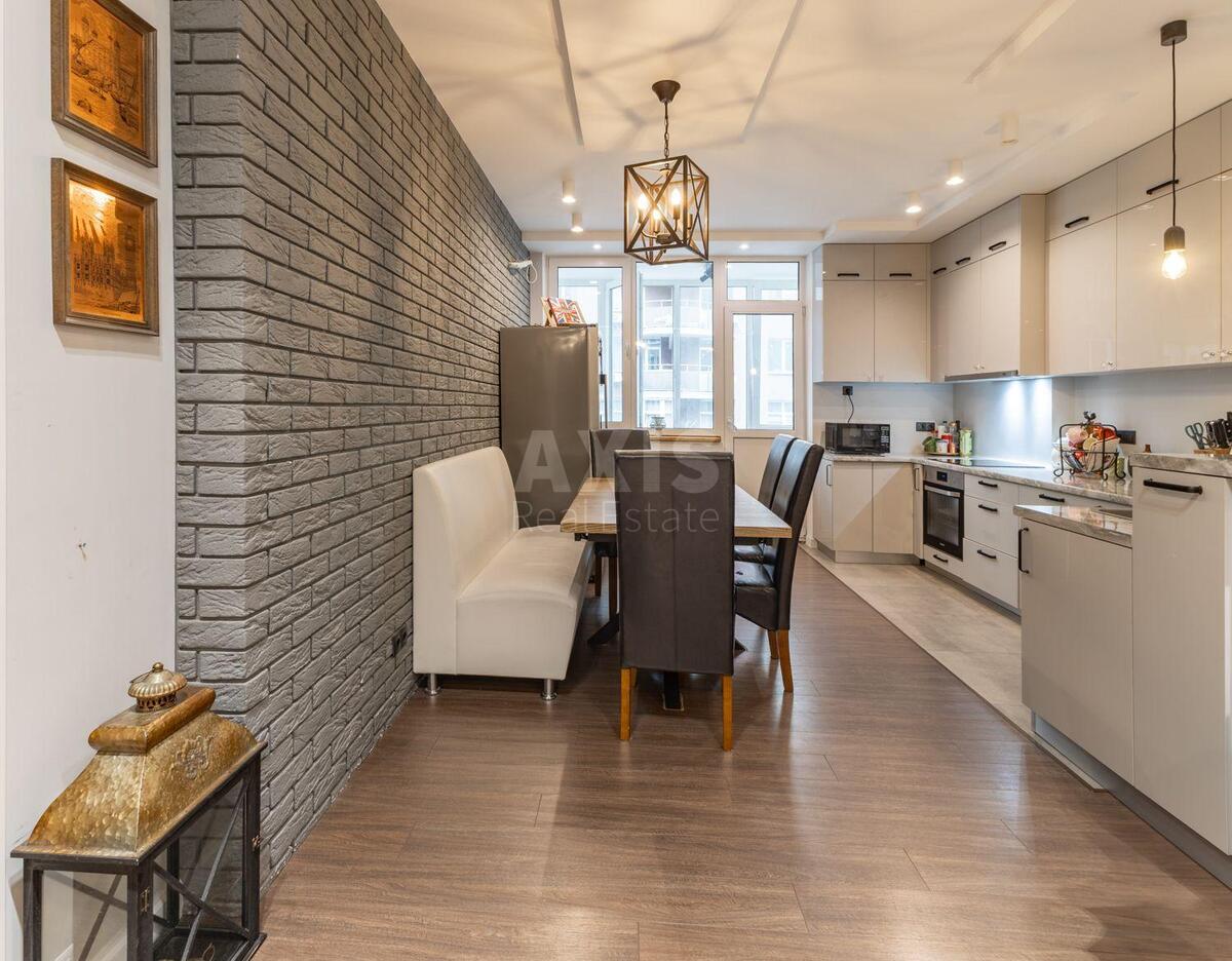 4k apartment vul. Yulia Zdanovska 46/157842