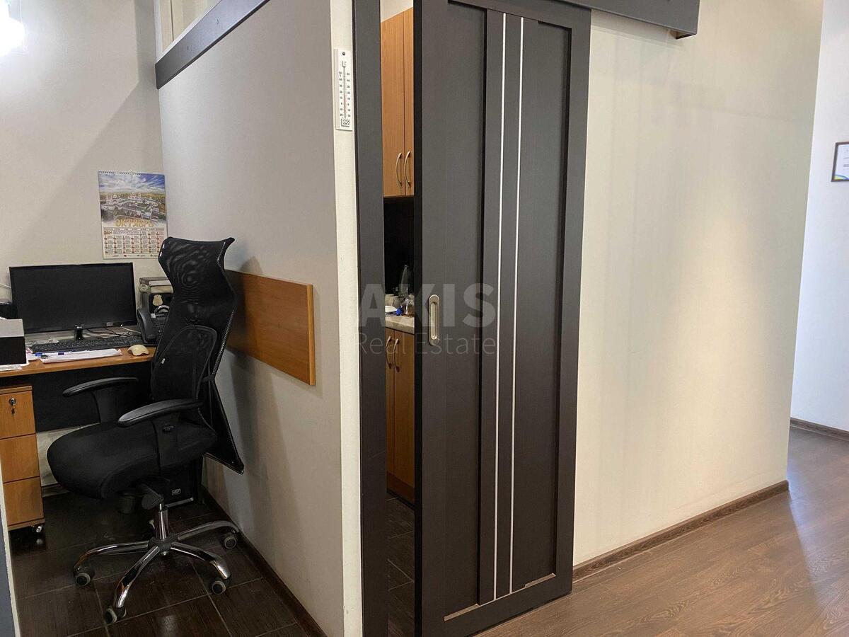 Office vul. Lyps'ka 19/7, 200m2621938