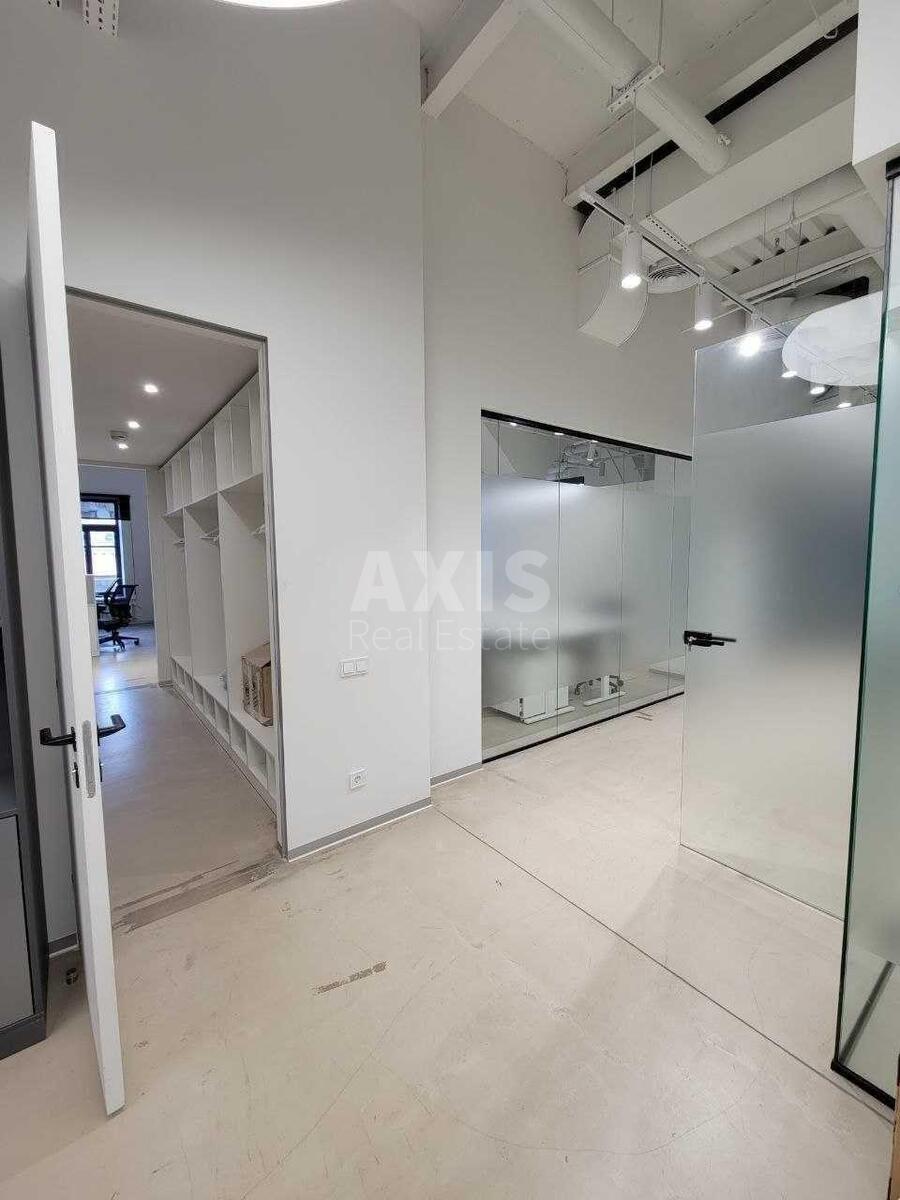 Office vul. Basejna 1/3, 269m24