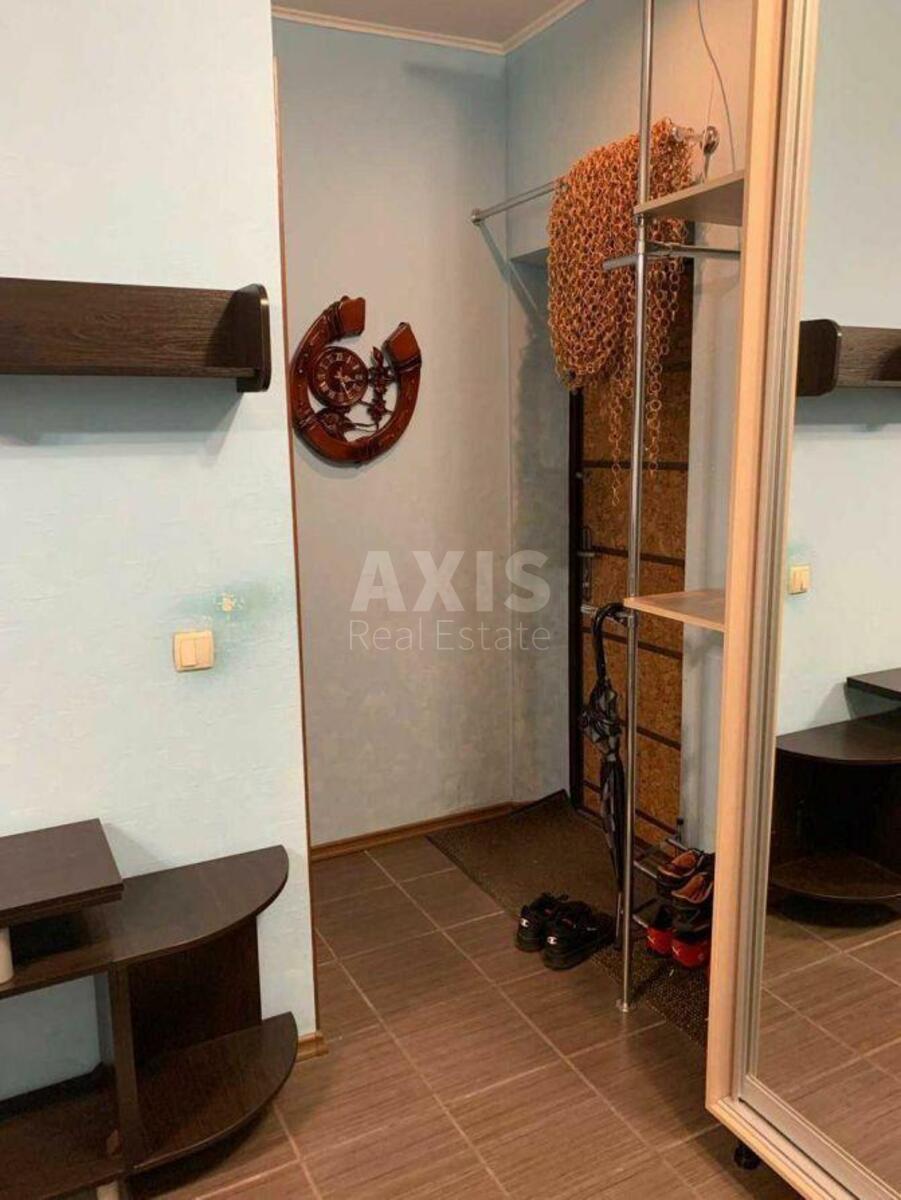 2k apartment vul. Kravchenka Mykoly 10/126