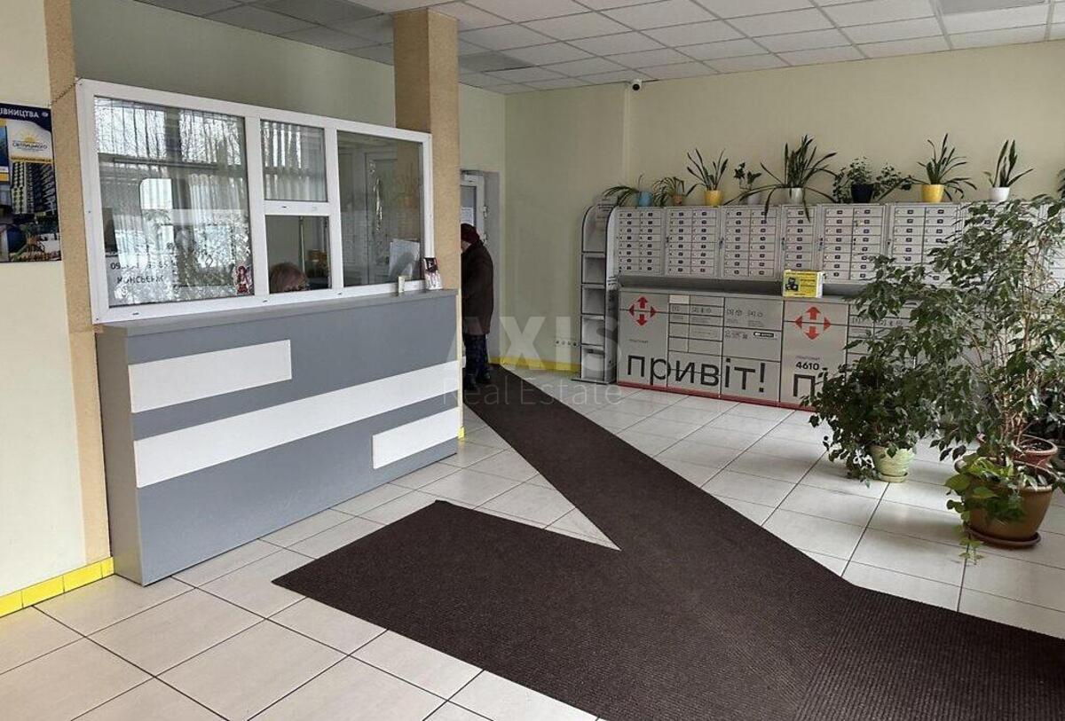 1k apartment vul. Svitlyc'kogo 354