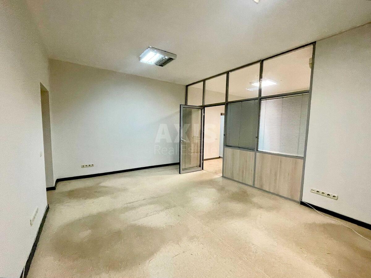 Office vul. Turgenjevs'ka 52/58, 150m2585467