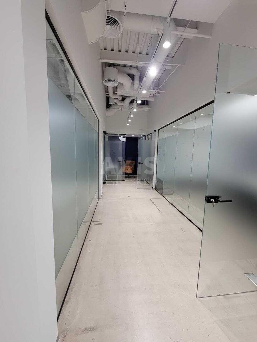 Office vul. Basejna 1/3, 269m25