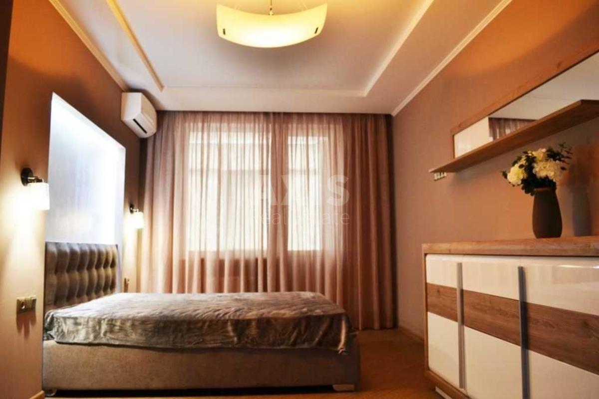 1k apartment vul. Bakyns'ka 37Д1
