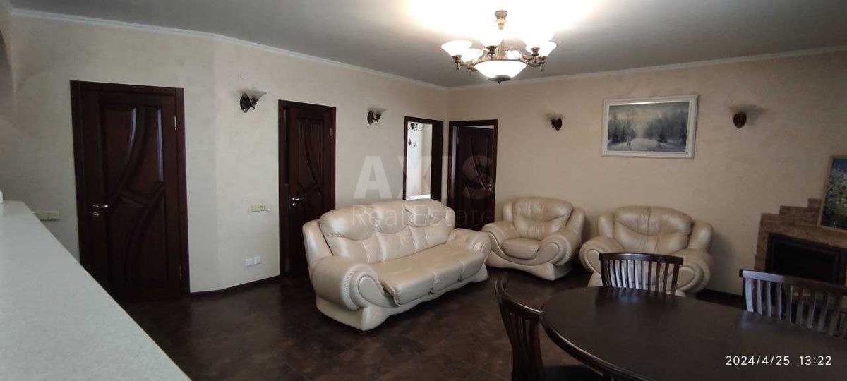 3k apartment vul. Degtjarivs'ka 25