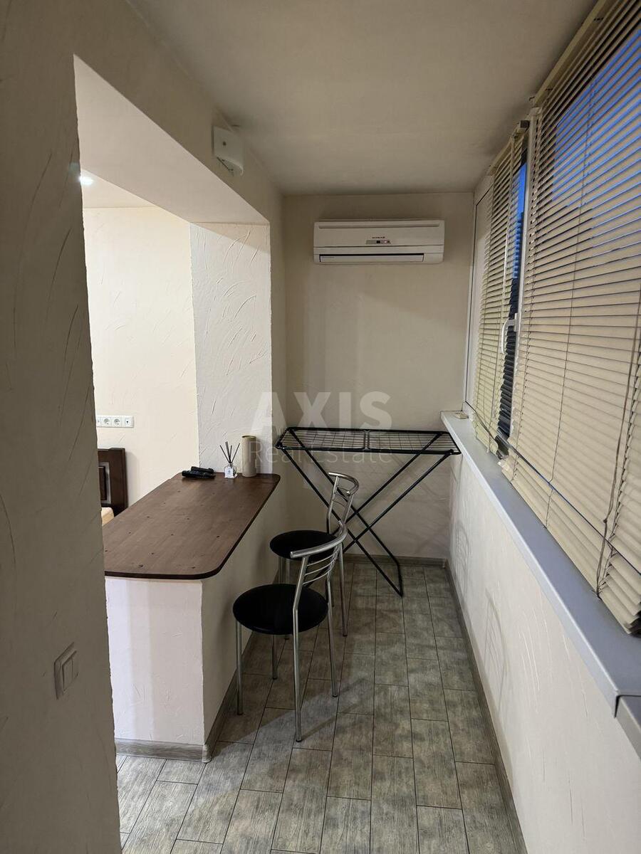 1k apartment uzv. Klovs'kyj 20614176