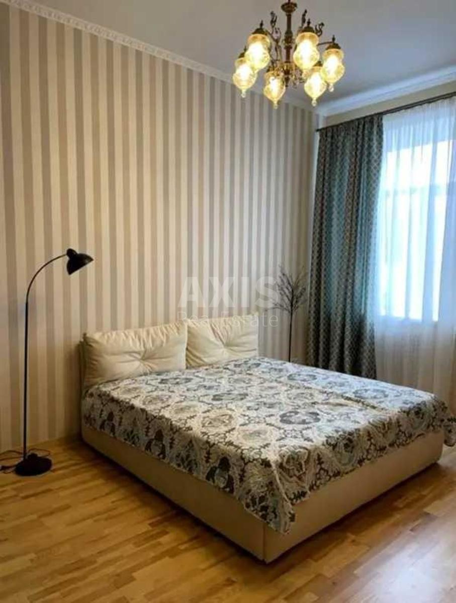 2k apartment vul. Volodymyrs'ka 790