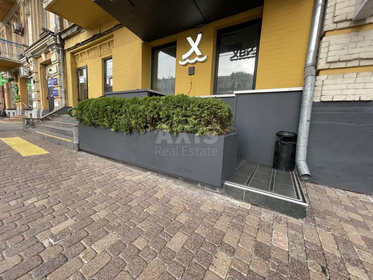 Объект торговли ул. Бассейная 15, 58м261130