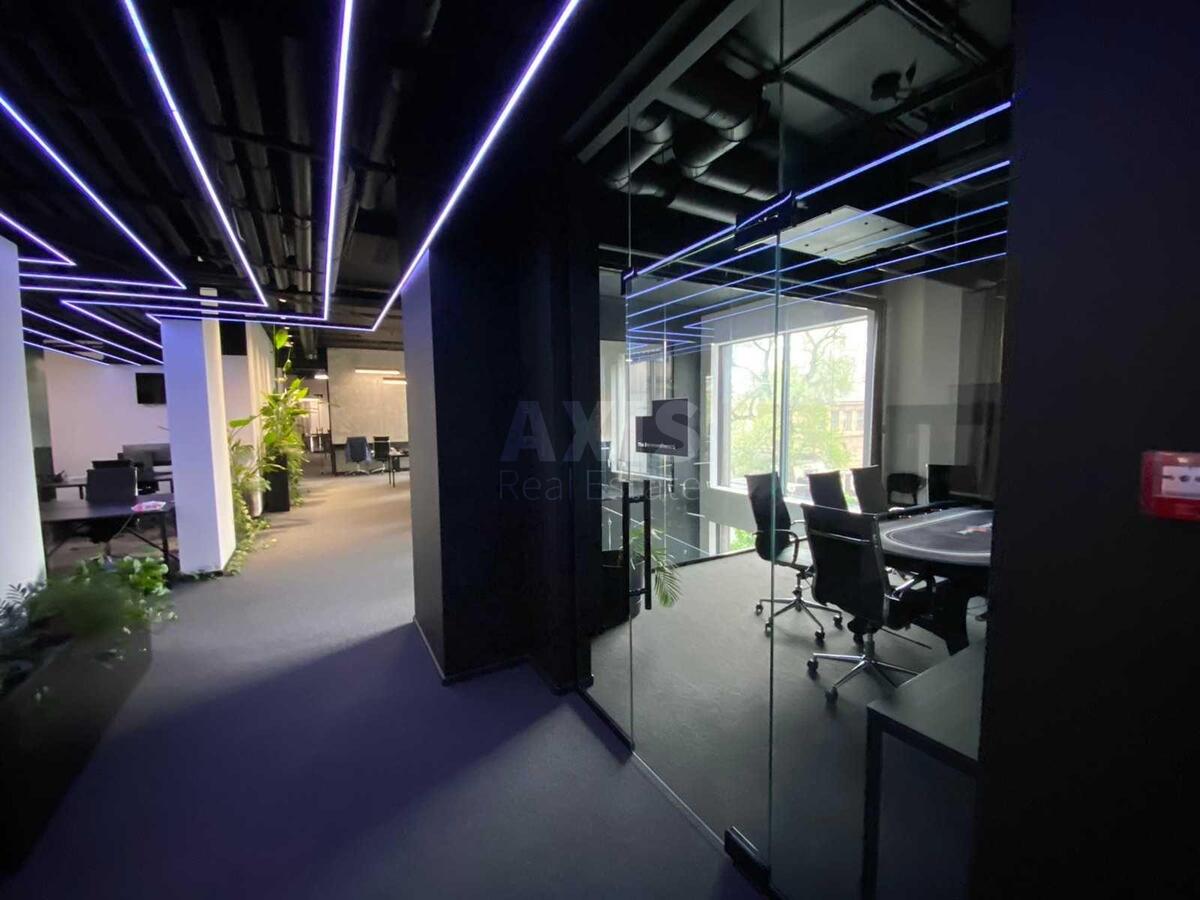 Office vul. Antonovycha 74, 680m2611955