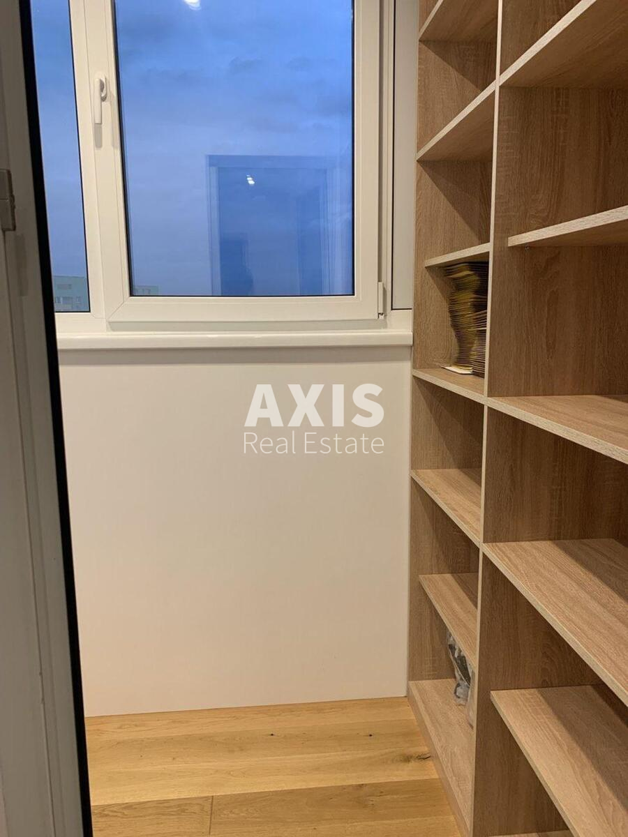2k apartment vul. Chervonopil's'ka 2Г8