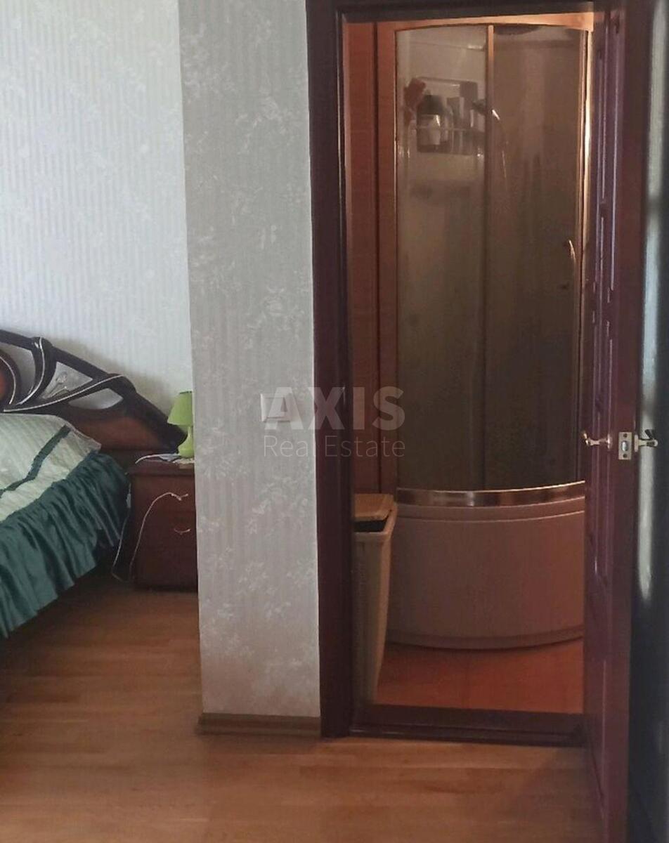 4k apartment nab. Dniprovs'ka 232