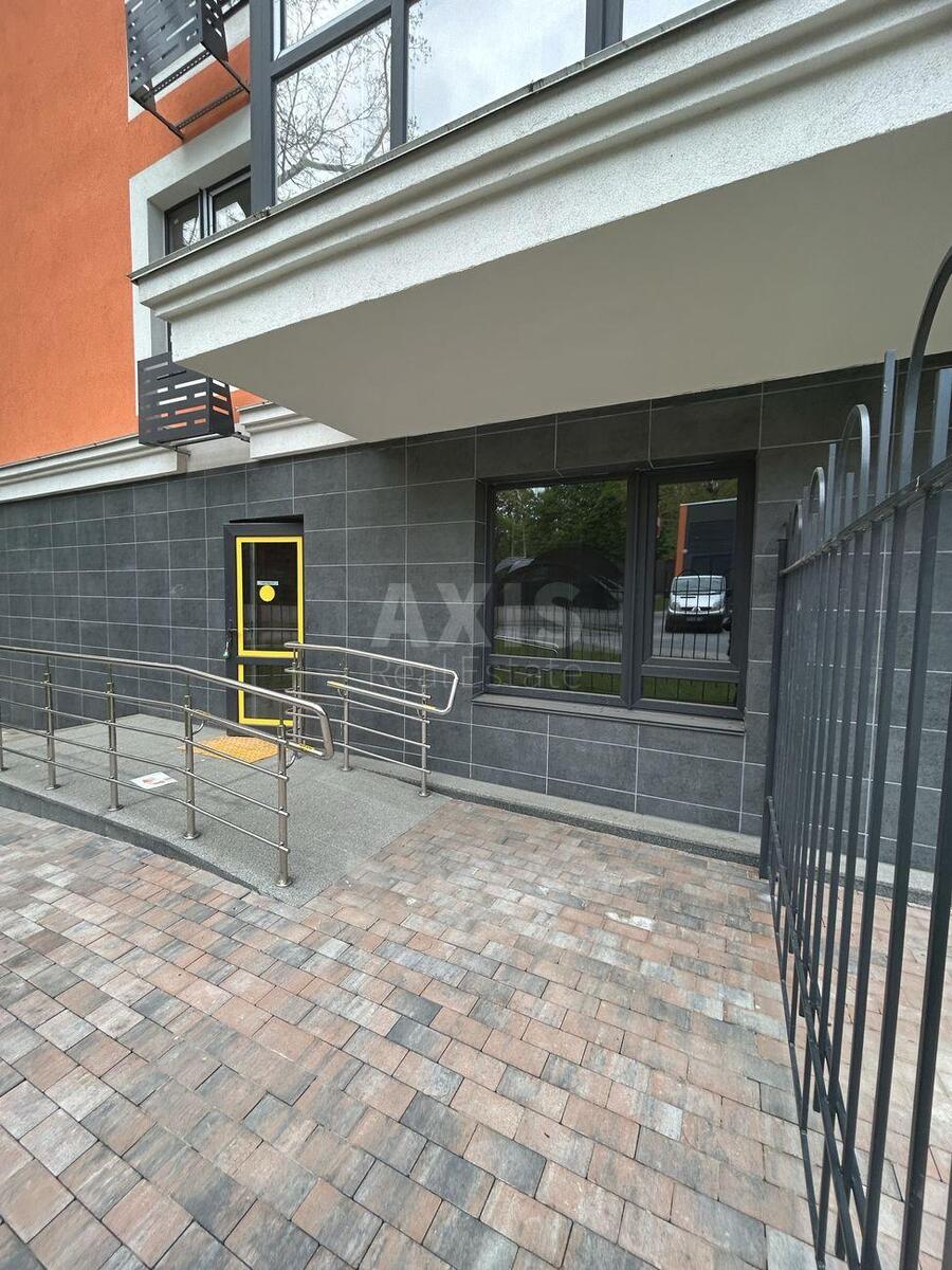 Trade object vul. Zhyvopysna 3, 179m21