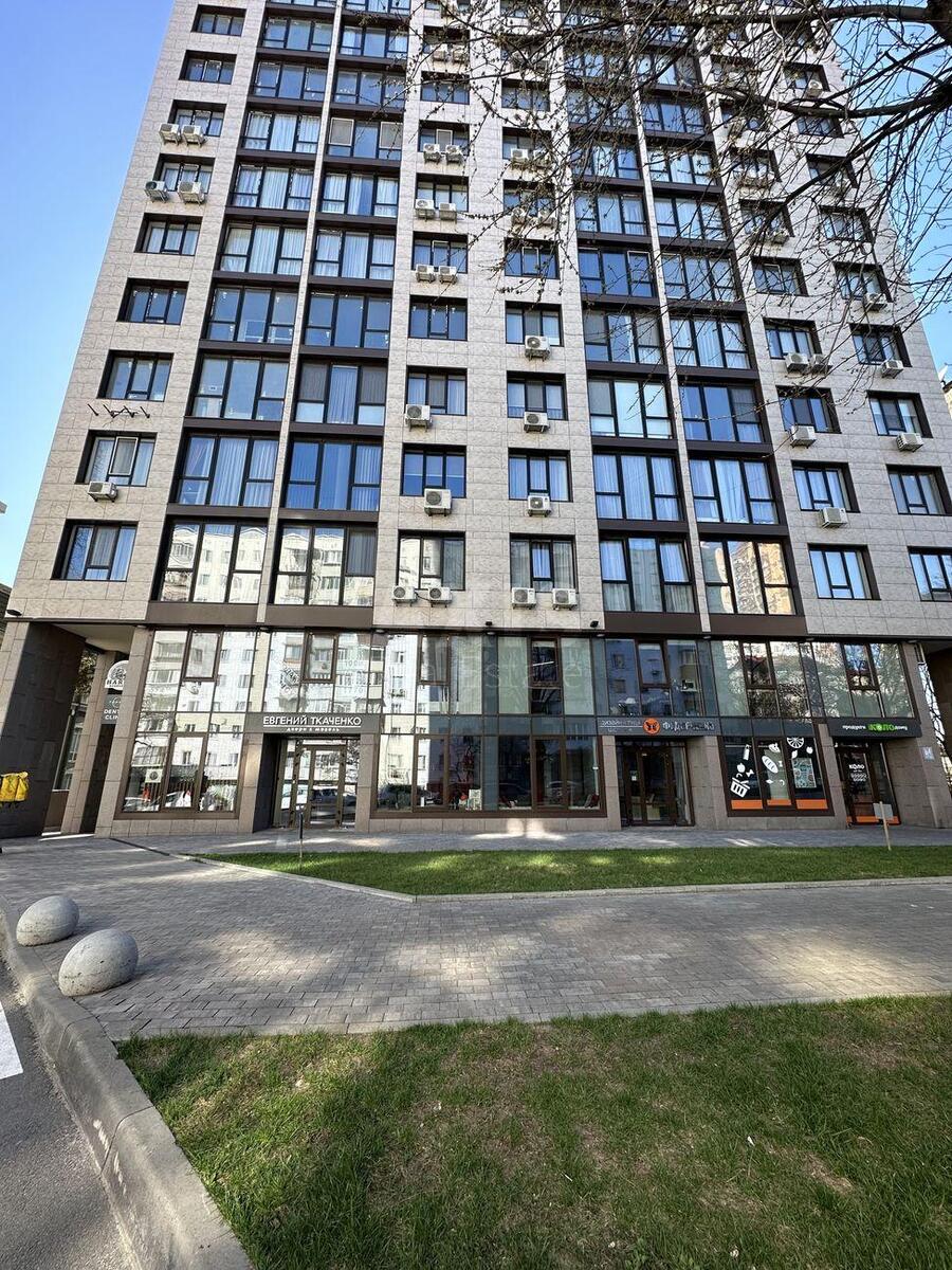 Service object bul. Lesi Ukrai'nky 23А, 295m2