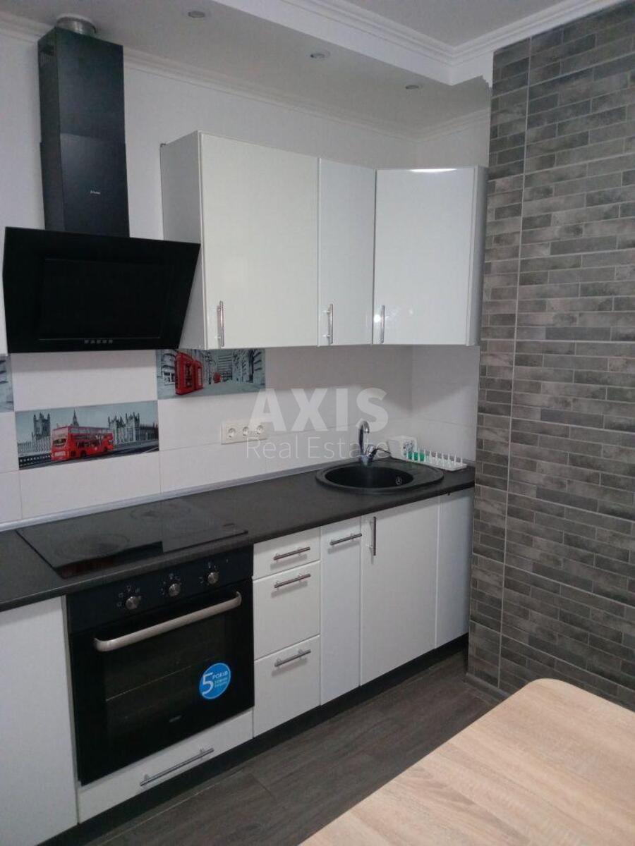 1k apartment vul. Myhajla Maksymovycha 30