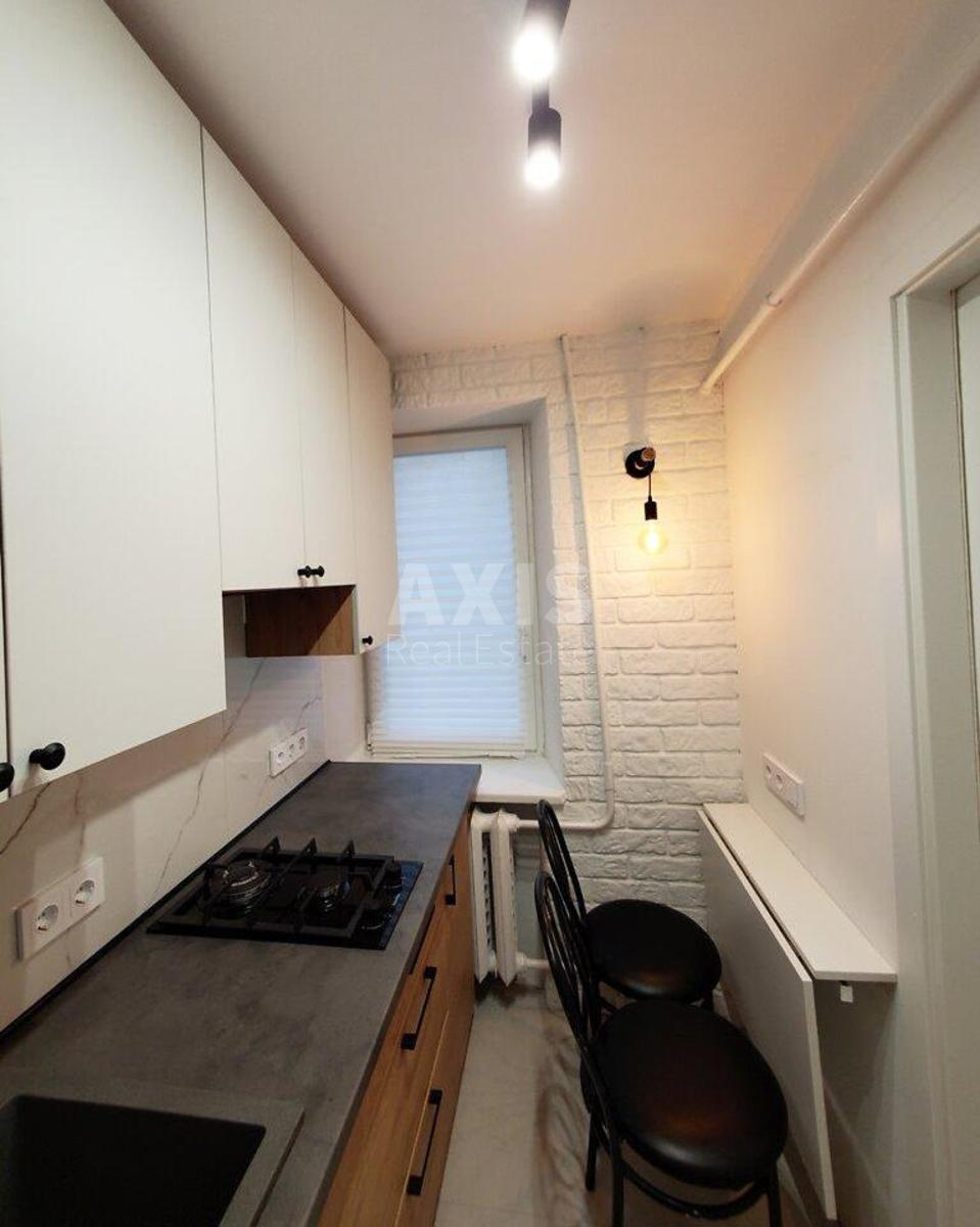 1k apartment vul. Post-Volyns'ka 2/1030