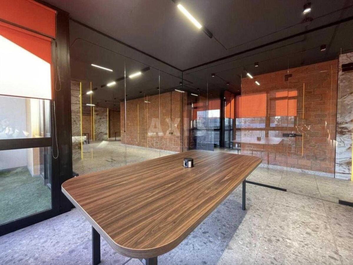 Office vul. Rybal's'ka 22, 920m2