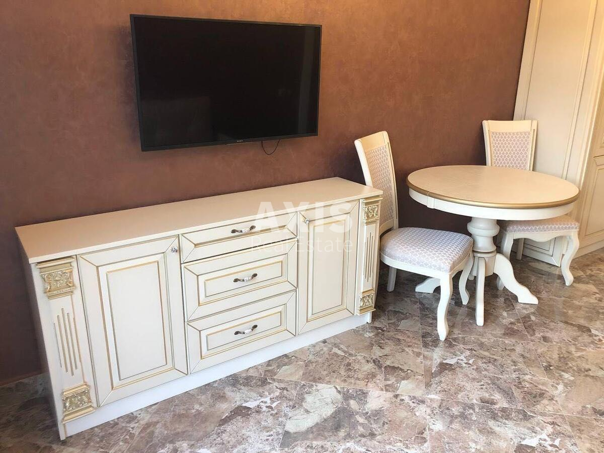2k apartment vul. Myhajla Maksymovycha 245