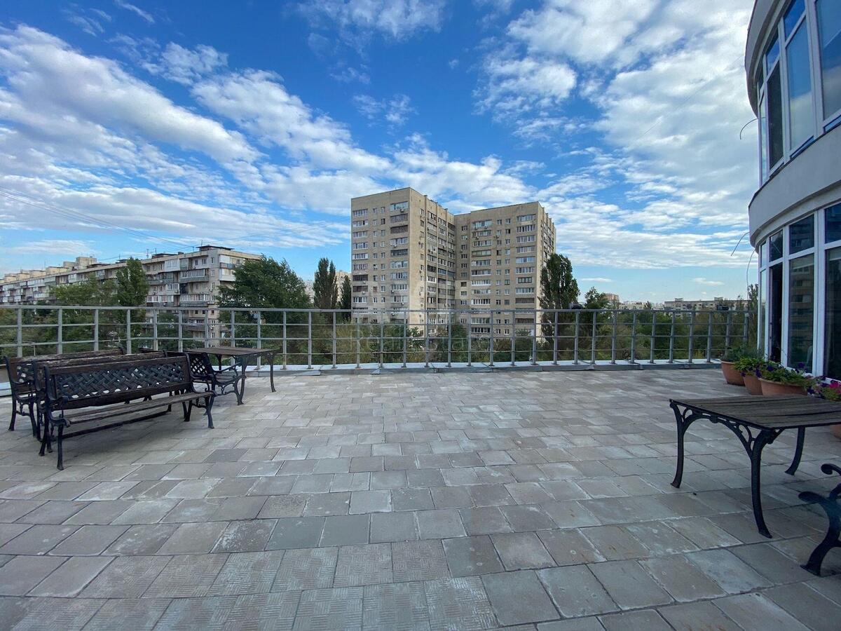 Офис ул. Сверстюка Евгения 17, 33м2