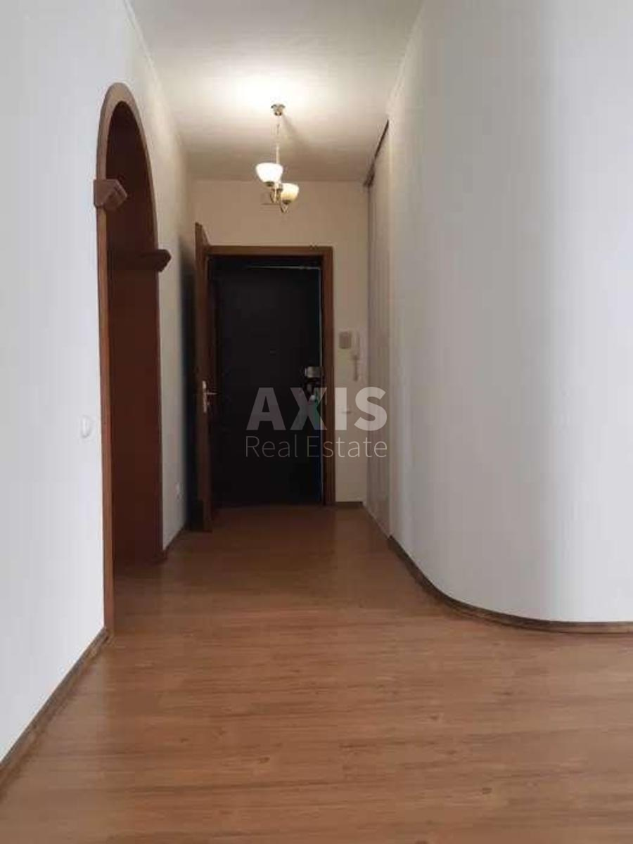 4к квартира пр-т Голосеевский 88329977