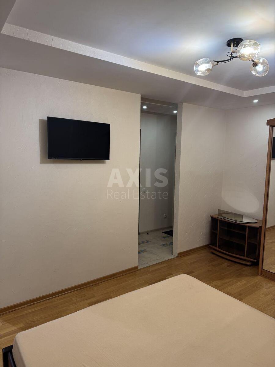 1k apartment uzv. Klovs'kyj 20614177