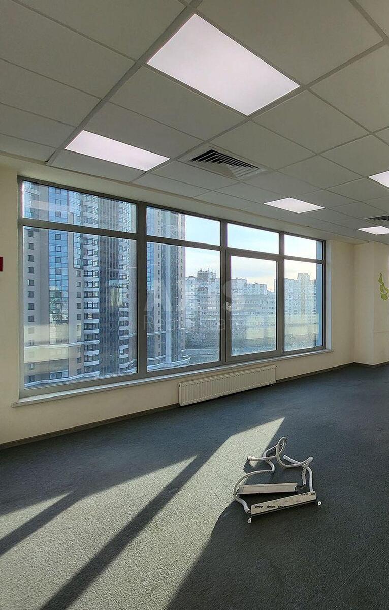 Office vul. Degtjarivs'ka 27Т, 618m257074