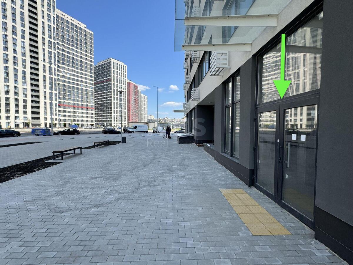 Trade object vul. Vsevoloda Zmijenka 34/21, 82m23
