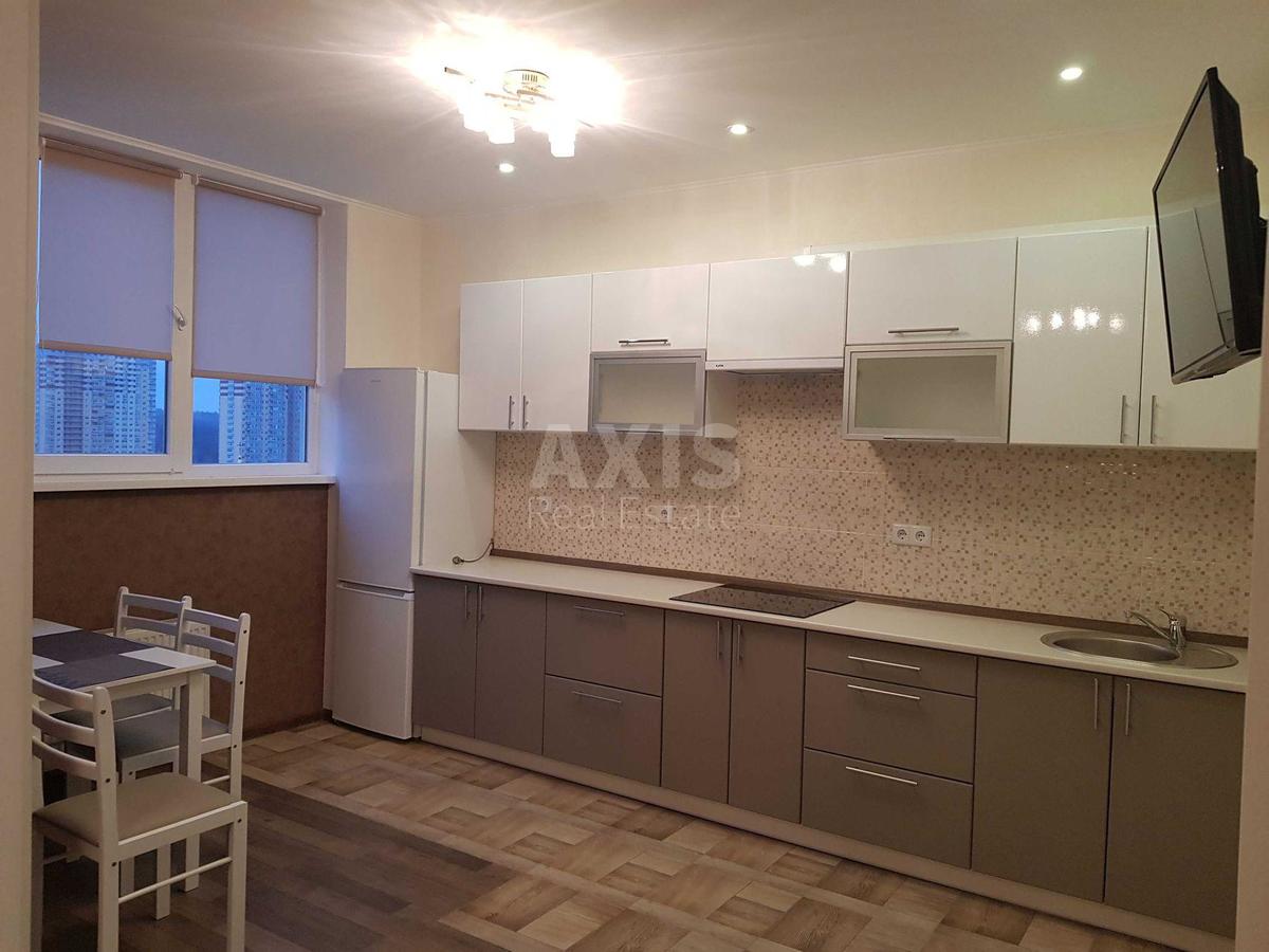 1k apartment vul. Bogatyrs'ka 32