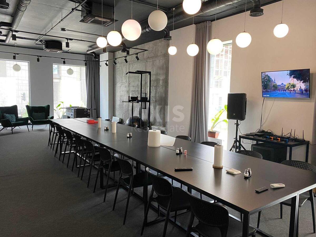Office vul. Antonovycha 74, 680m2611956