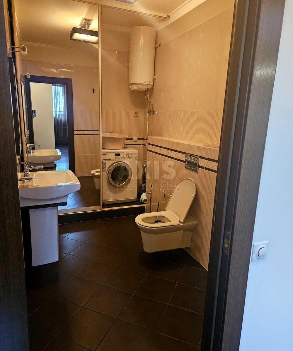 3k apartment vul. Jevgena Konoval'cja 32Б3