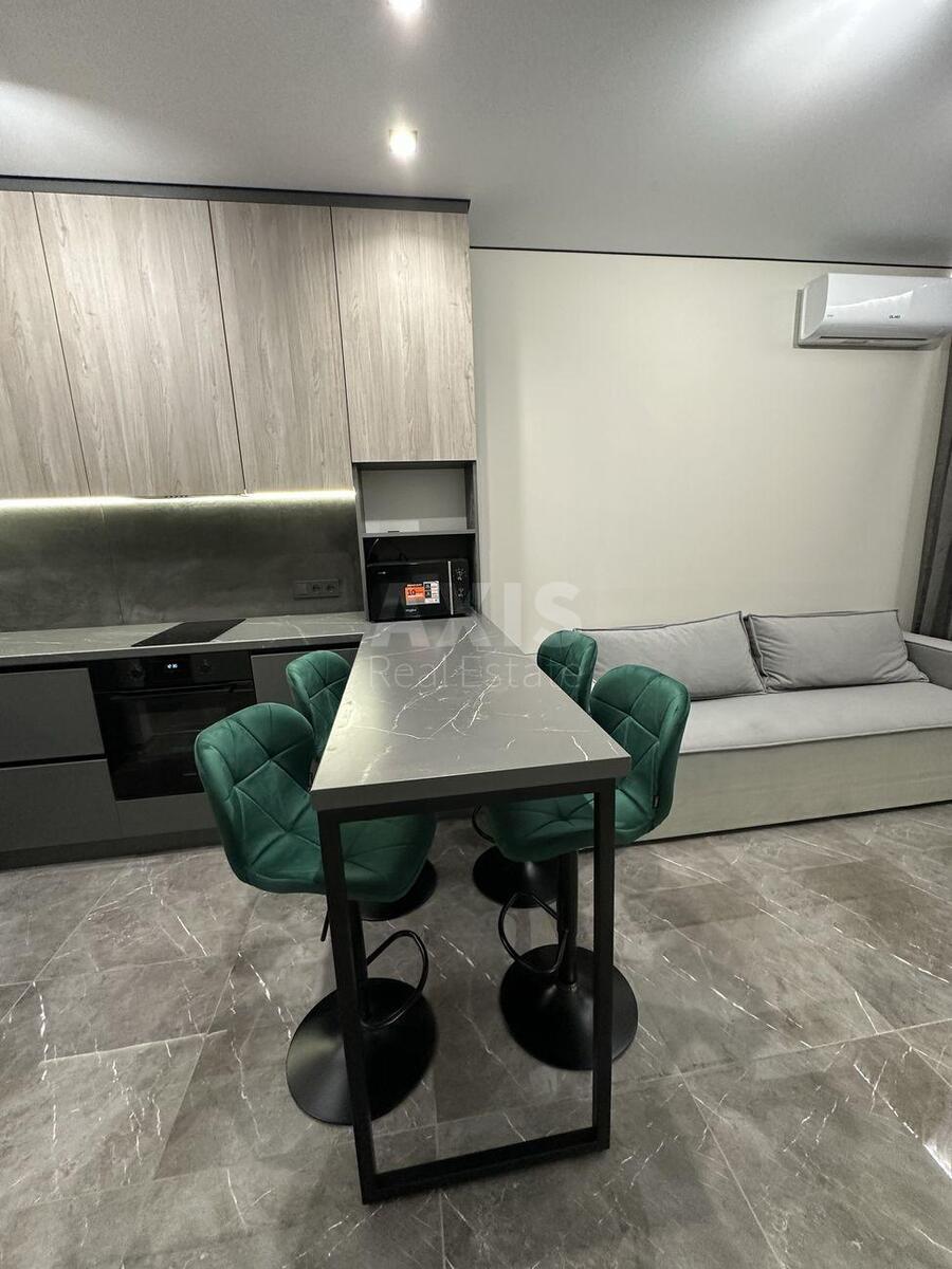 1k apartment vul. Saljutna 2Б621221