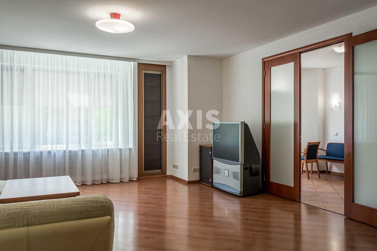 3k apartment vul. Dmytrivs'ka 457