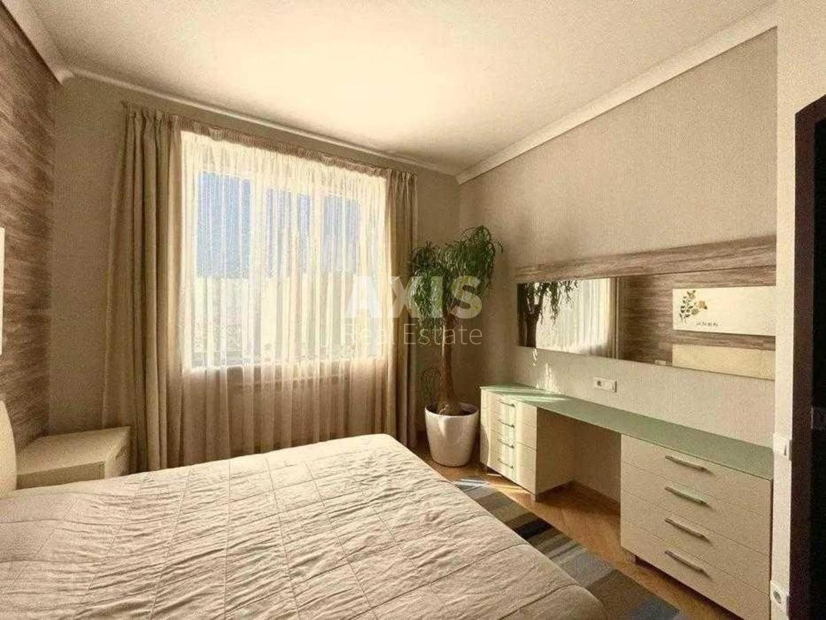 3k apartment vul. Barbjusa Anri 37/14