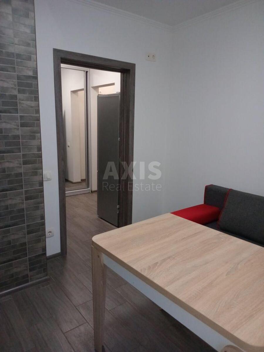 1k apartment vul. Myhajla Maksymovycha 31