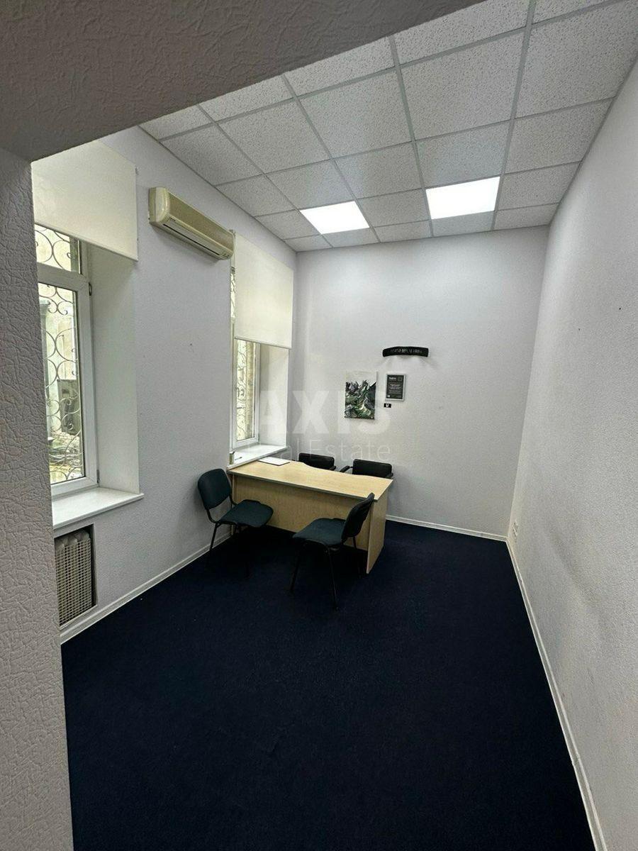 Office vul. Volodymyrs'ka 11, 46m20