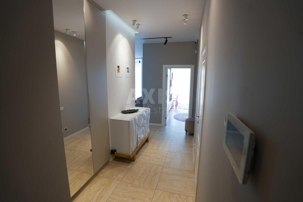 3k apartment vul. Dragomyrova Myhajla 2011