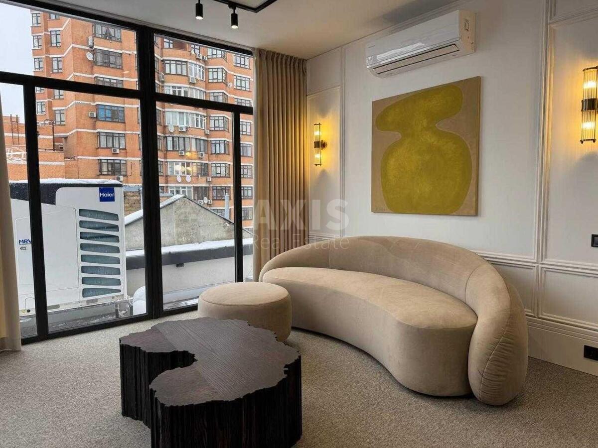 Office vul. Bul'varno-Kudrjavs'ka 15А, 180m24