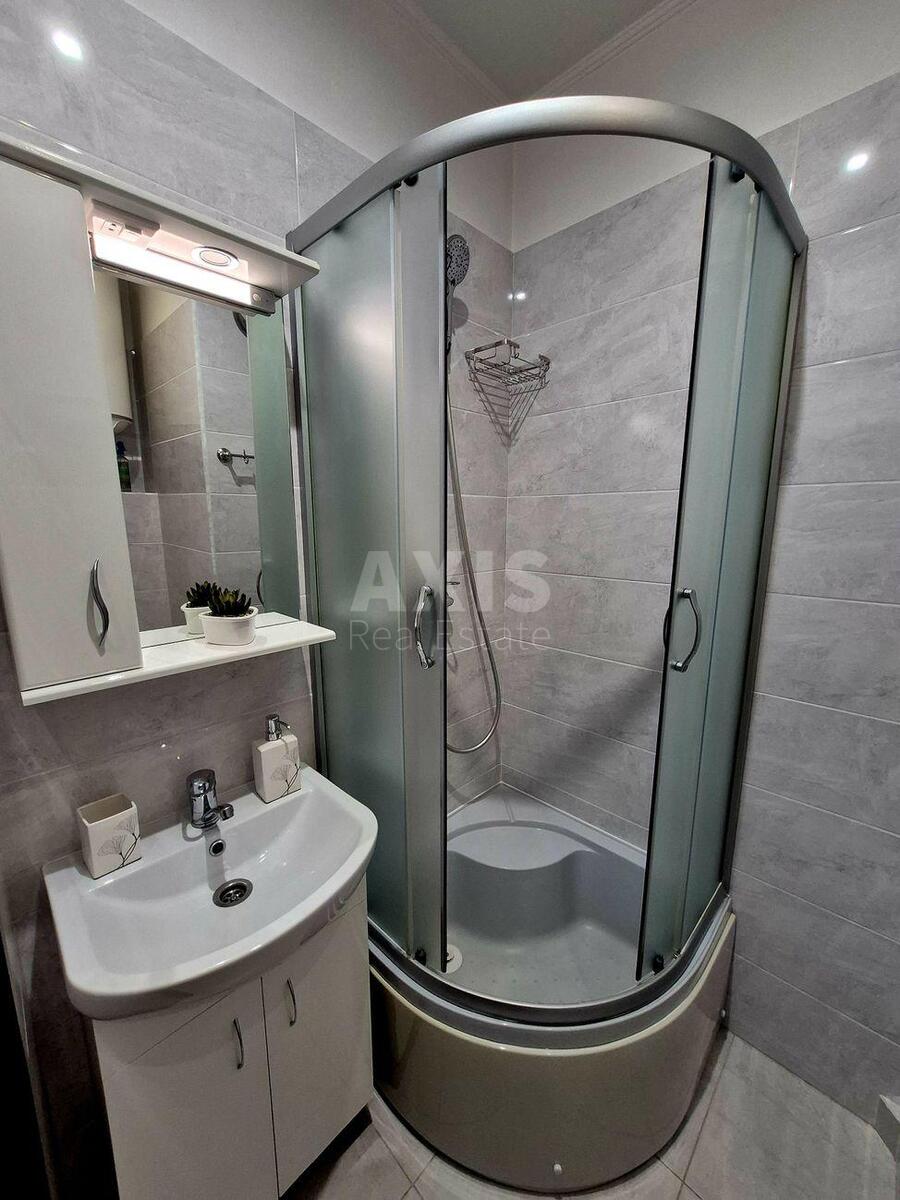 1k apartment pr-t Sobornosti 14613539