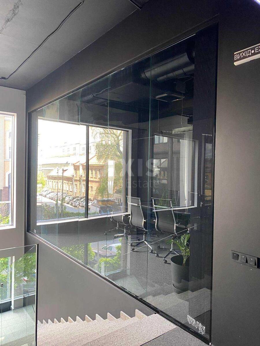 Office vul. Antonovycha 74, 680m2611957
