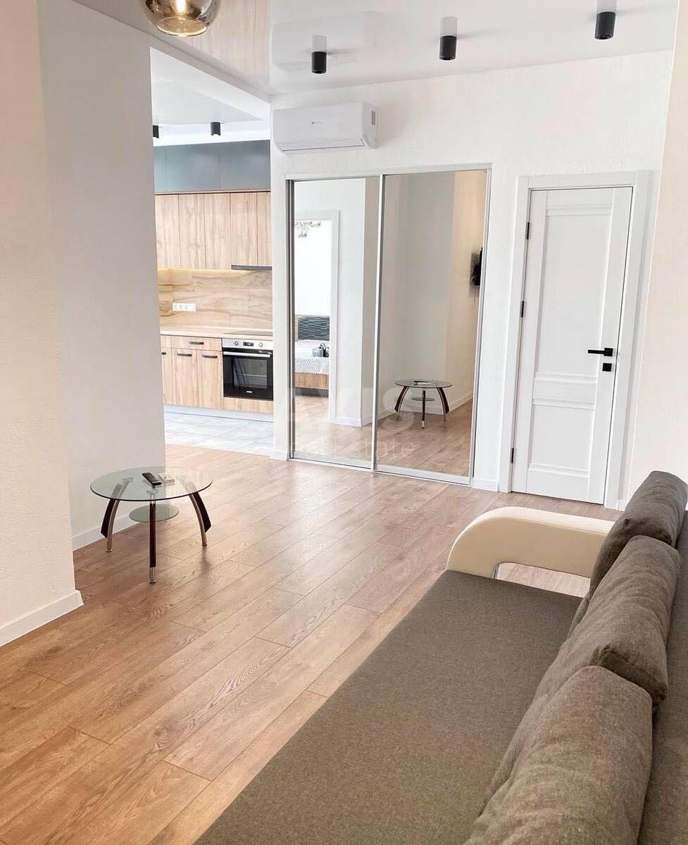 2k apartment nab. Dniprovs'ka 180