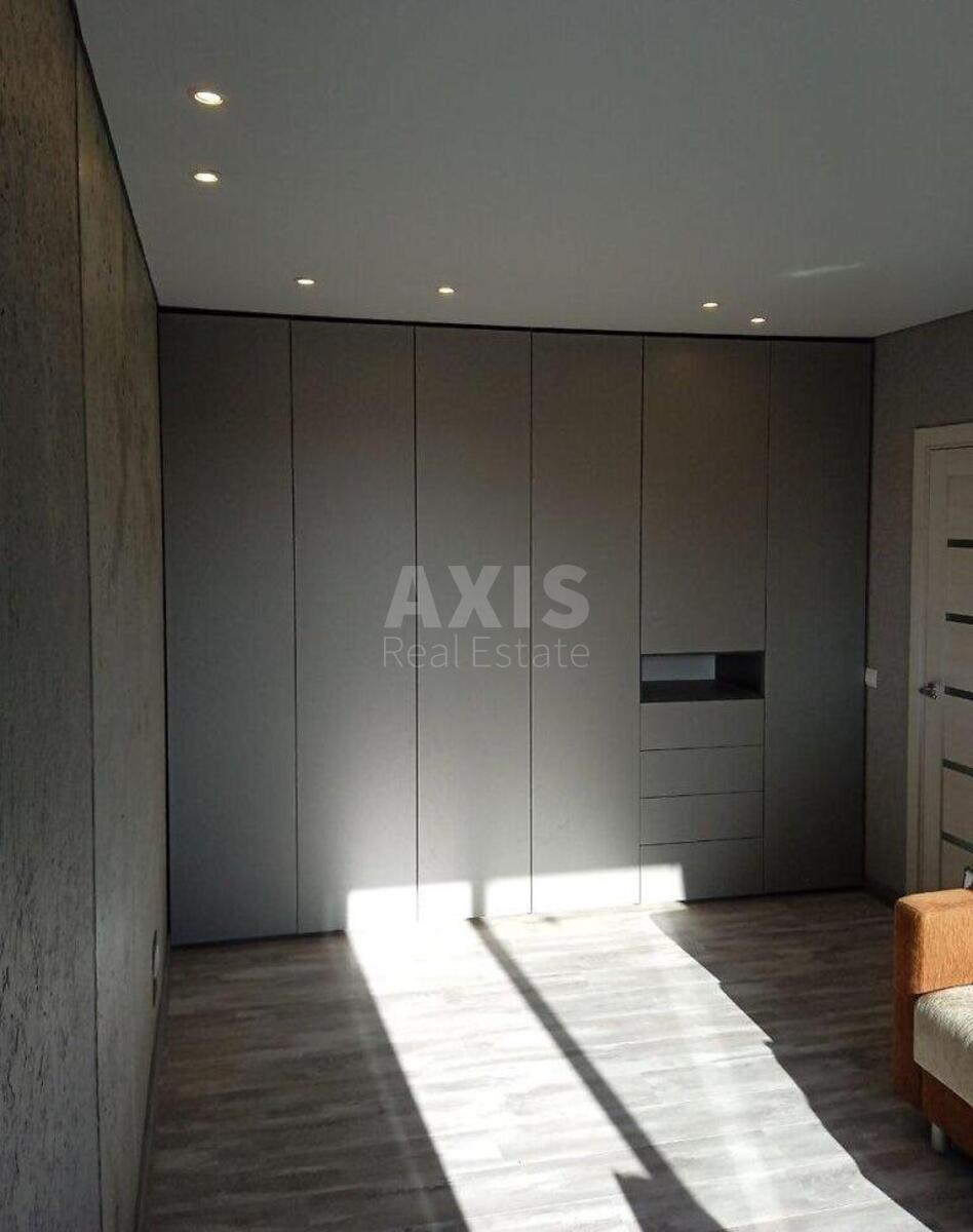 2k apartment vul. Vyshnjakivs'ka 46