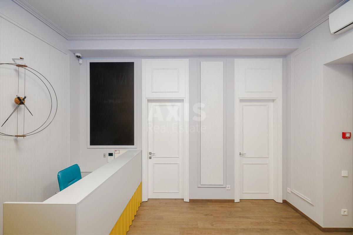 Офис ул. Евгения Чикаленко 33, 110м260952