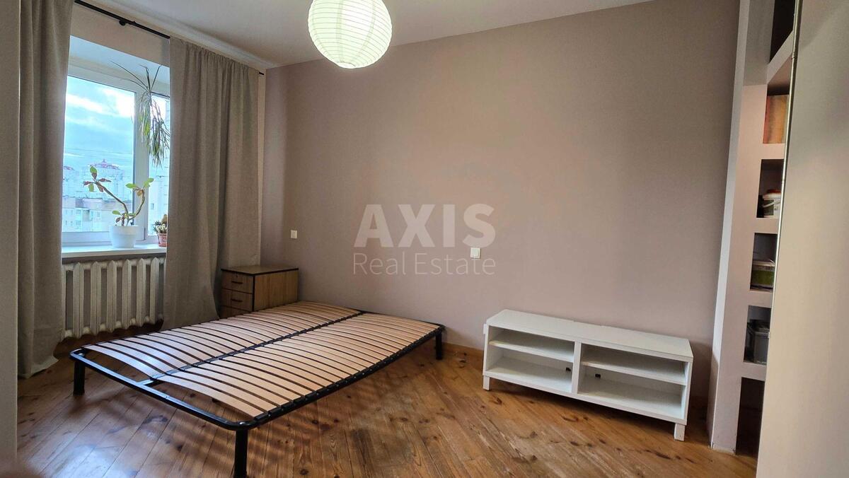 2к квартира ул. Ахматовой Анны 35610675