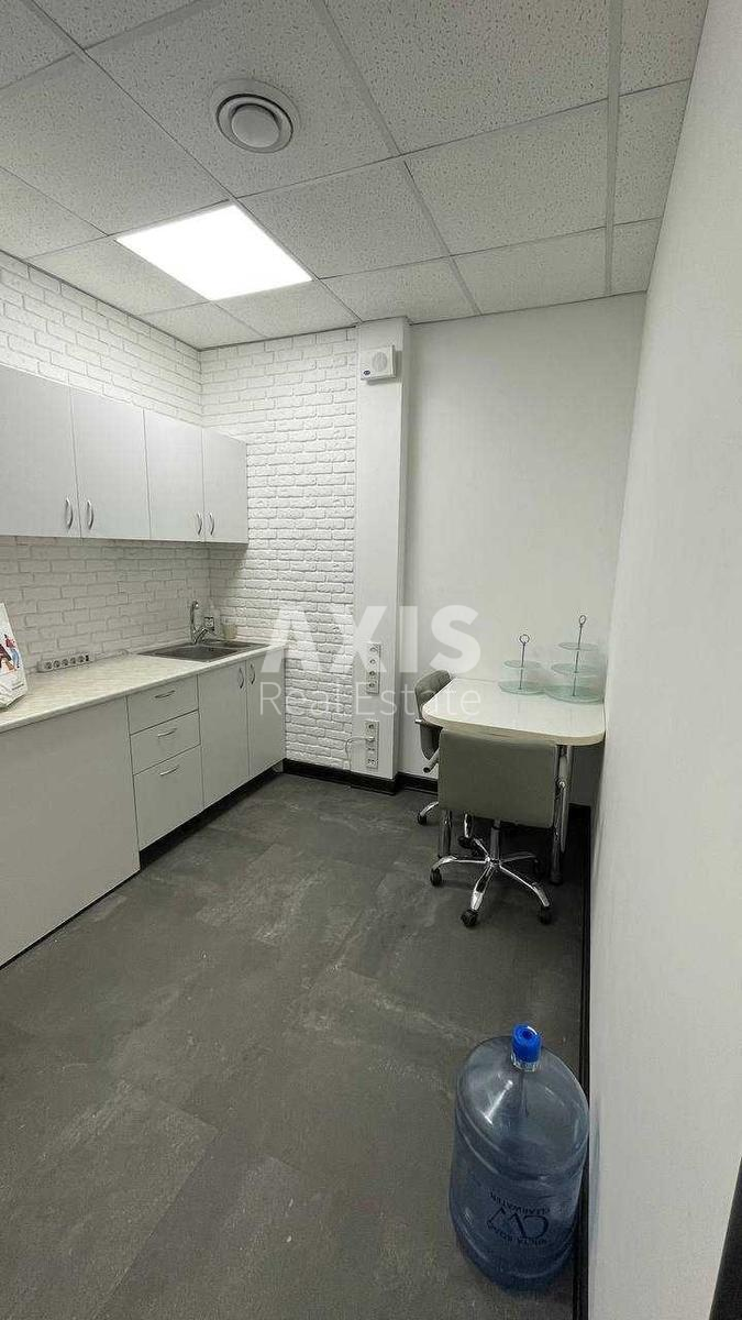 Office vul. Vozdvyzhens'ka 45, 268m2338227