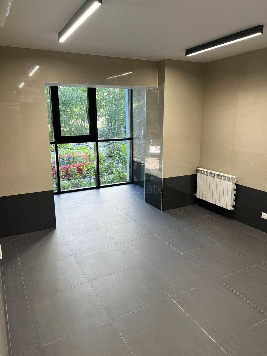 Trade object vul. Dragomanova 8, 100m2595794