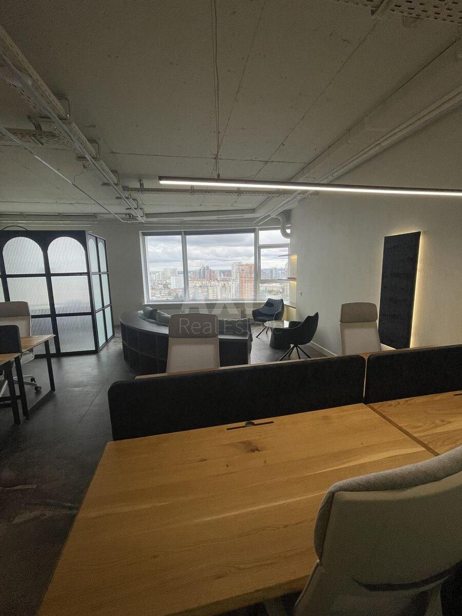 Office uzv. Klovs'kyj 7, 166m27