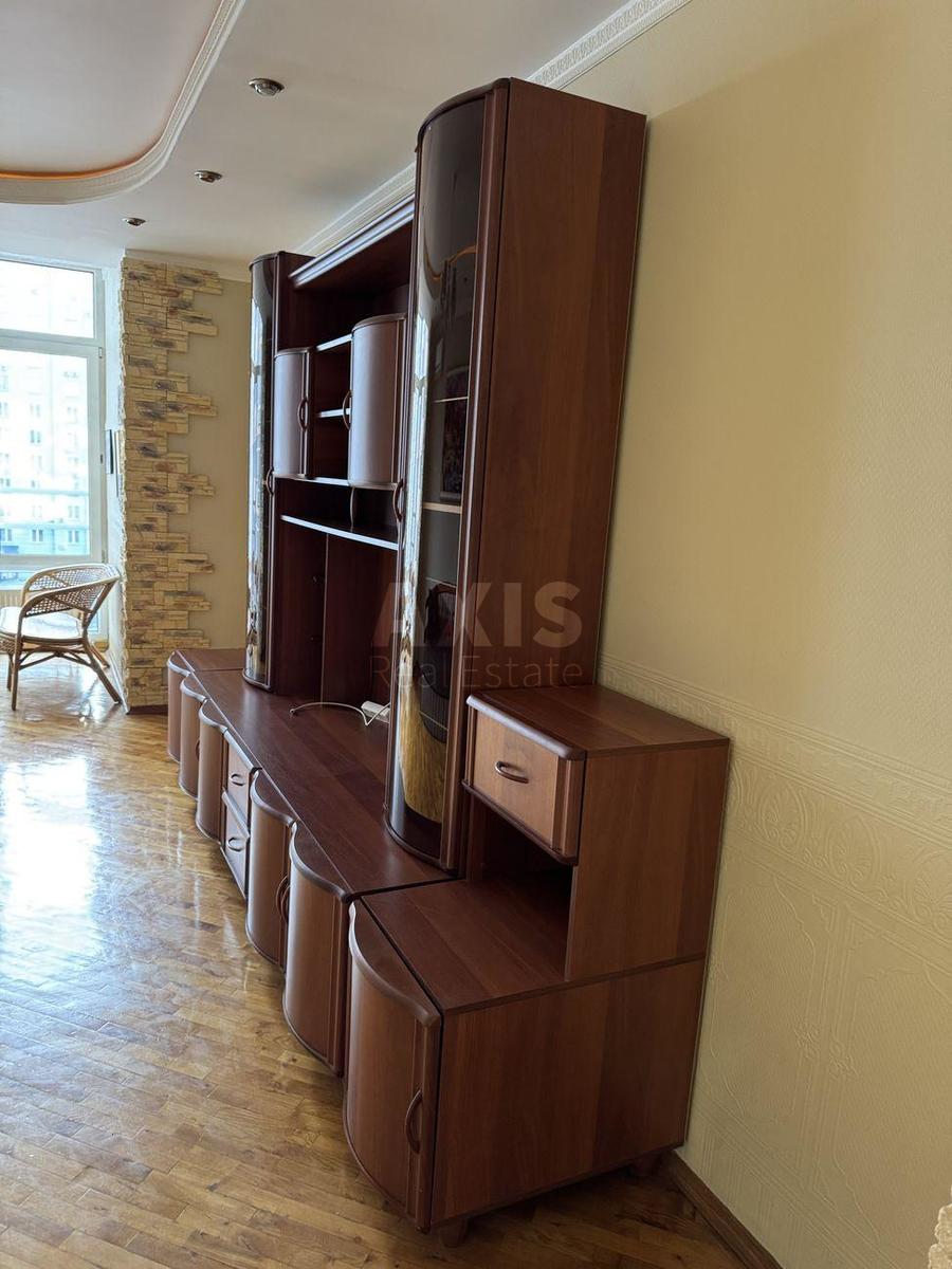 2k apartment vul. Yulia Zdanovska 46/12