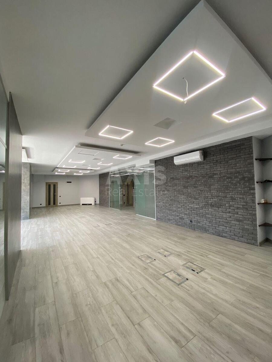 Office vul. Velyka Vasyl'kivs'ka 72, 184m2598969