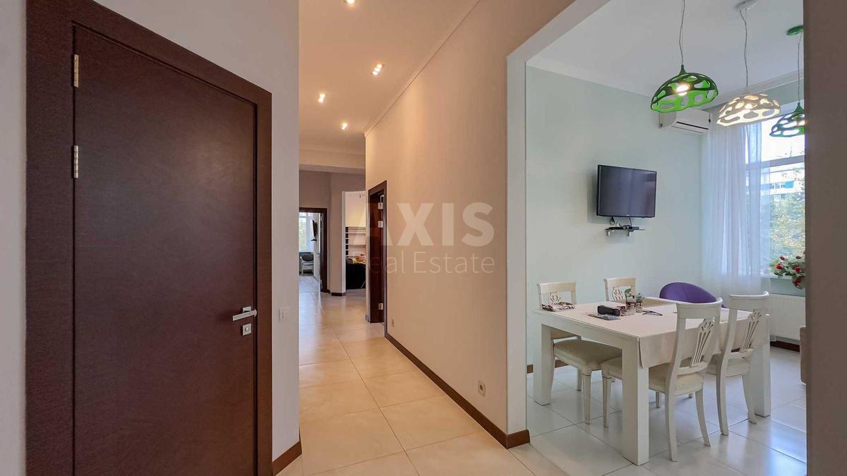 3k apartment vul. Dmytrivs'ka 66А3