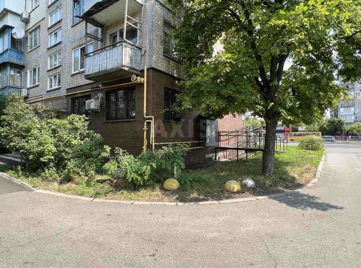 Объект торговли бул. Перова 11, 45м2582373