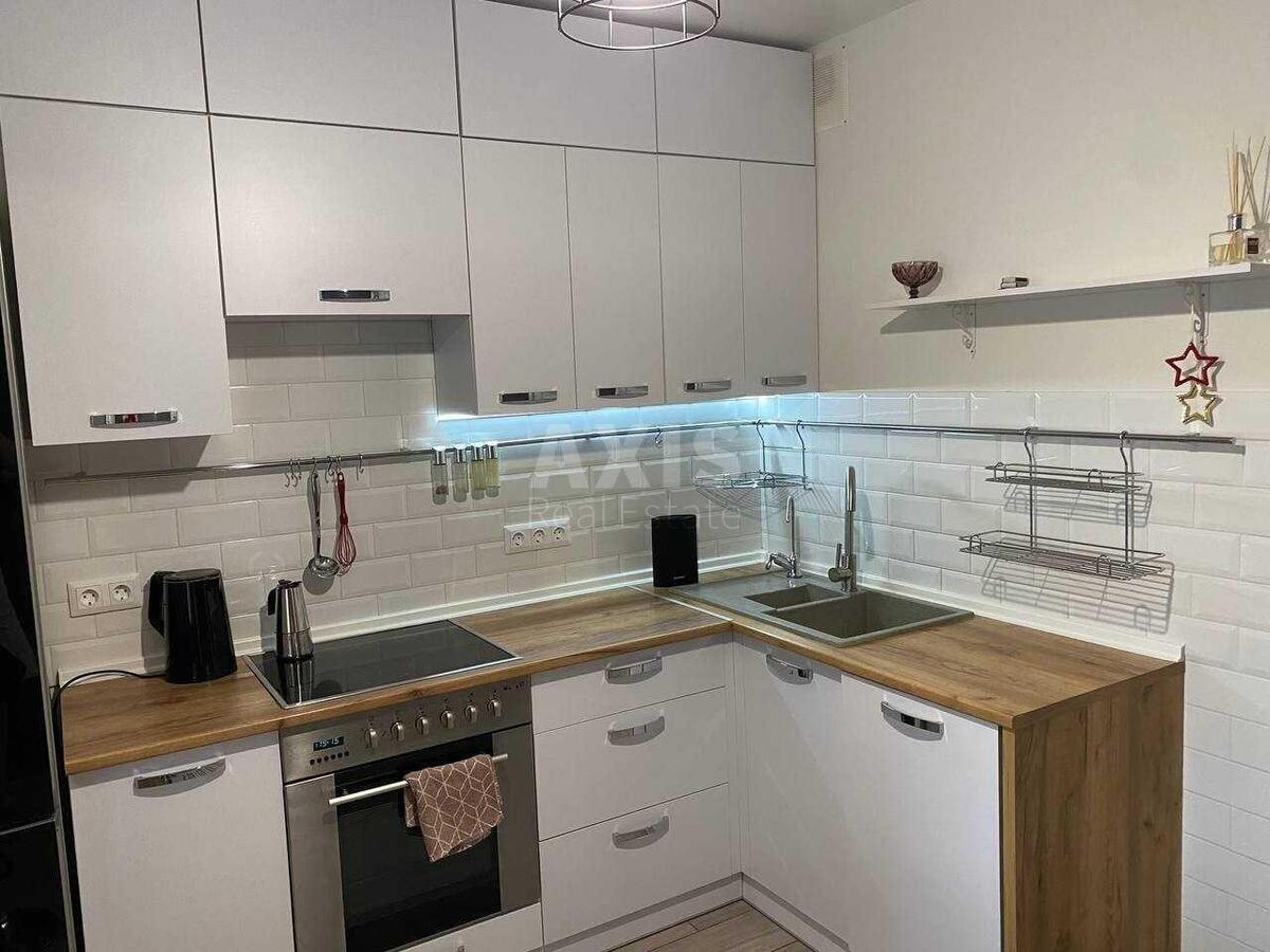 1k apartment vul. Central'na 19